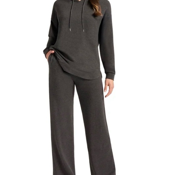 Max & Mia Women's Hoodie Lounge Set of 2 - Picture 5 of 7